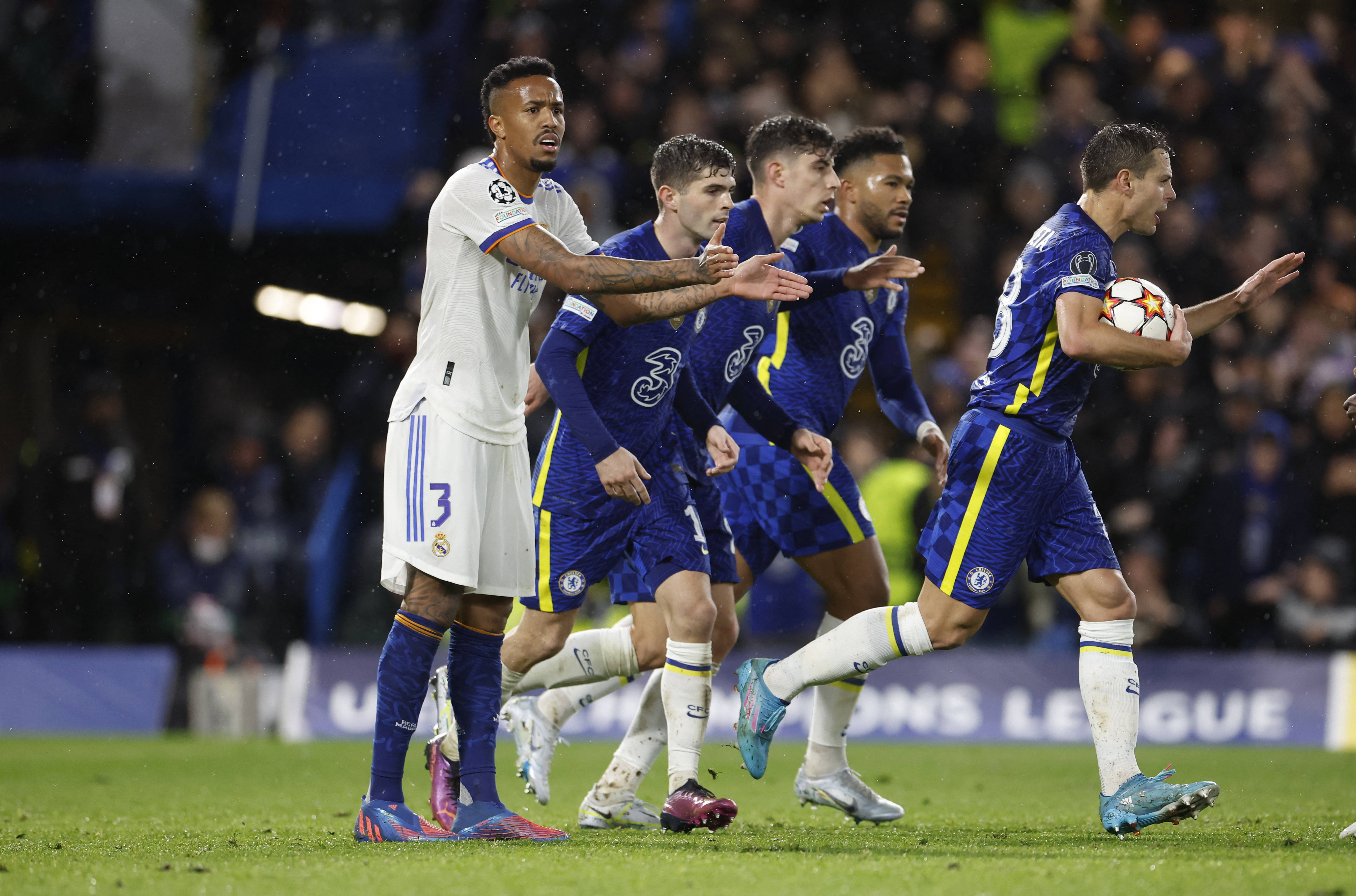 皇马战平切尔西，贝尔乌龙送礼英超