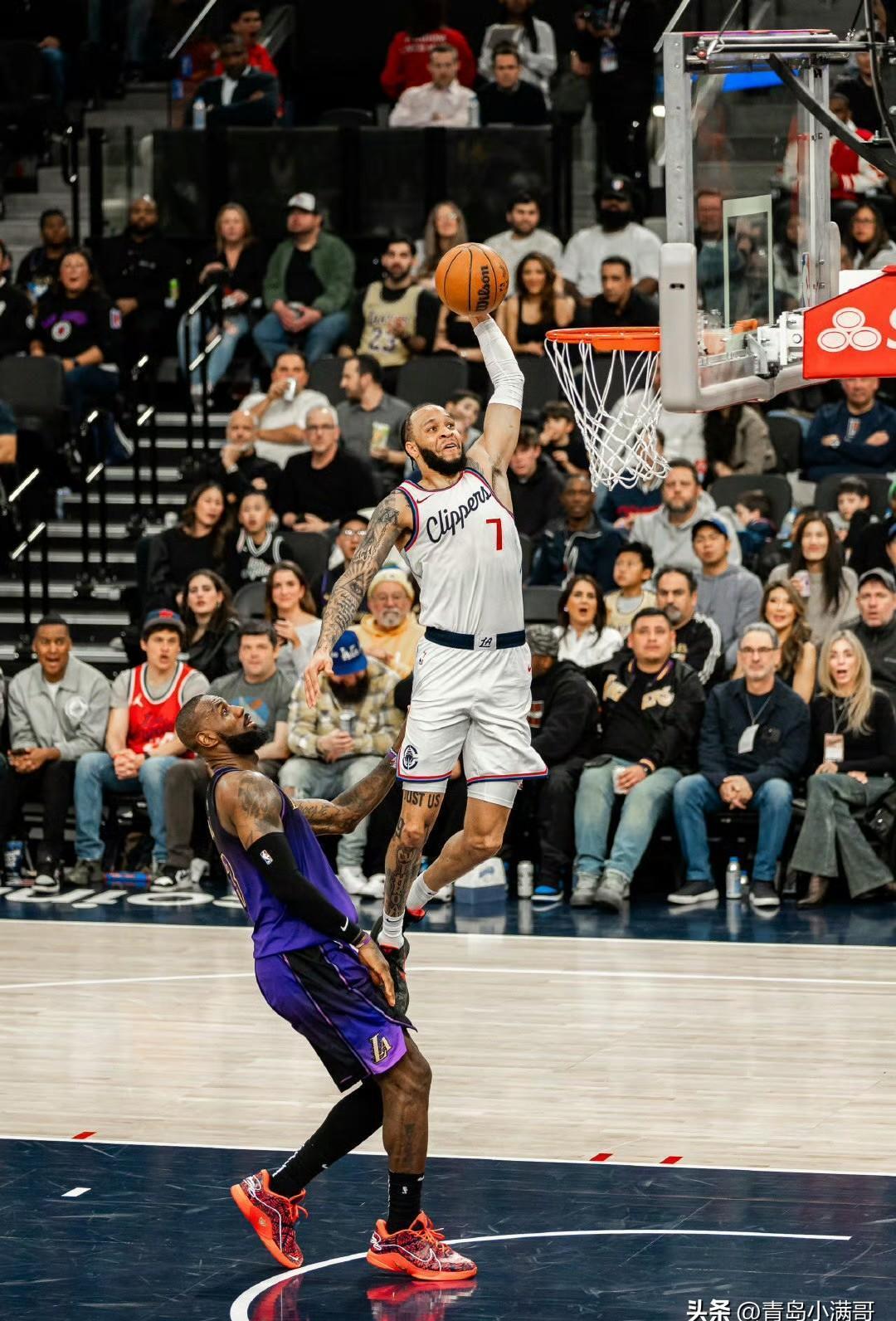 关于青岛队轻取湖人，克莱状态火热的信息